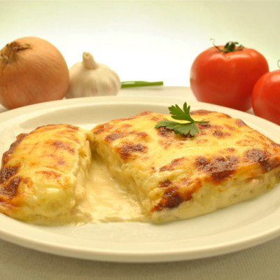 Lasanha de queijo com presunto